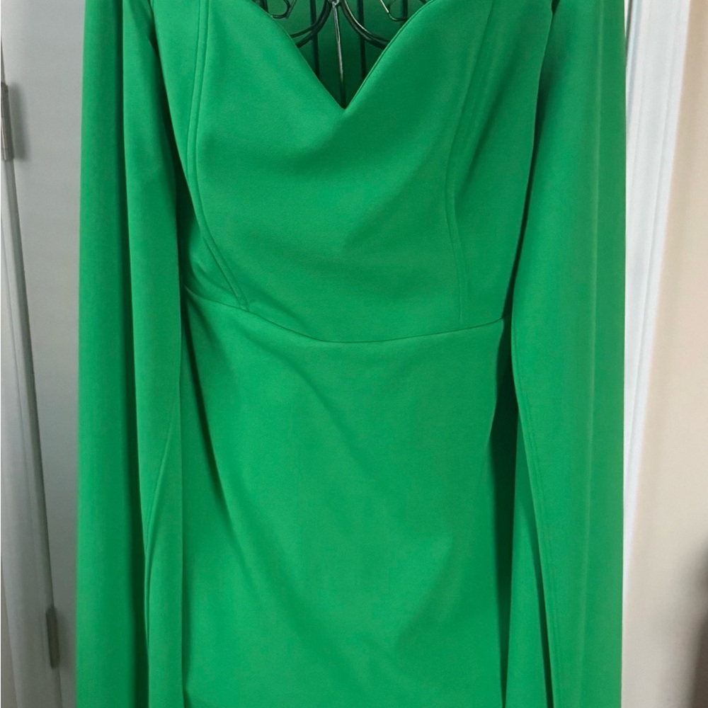 Elegant Fitted Leather Green Cape Sleeve Dress - Picture 2 of 5